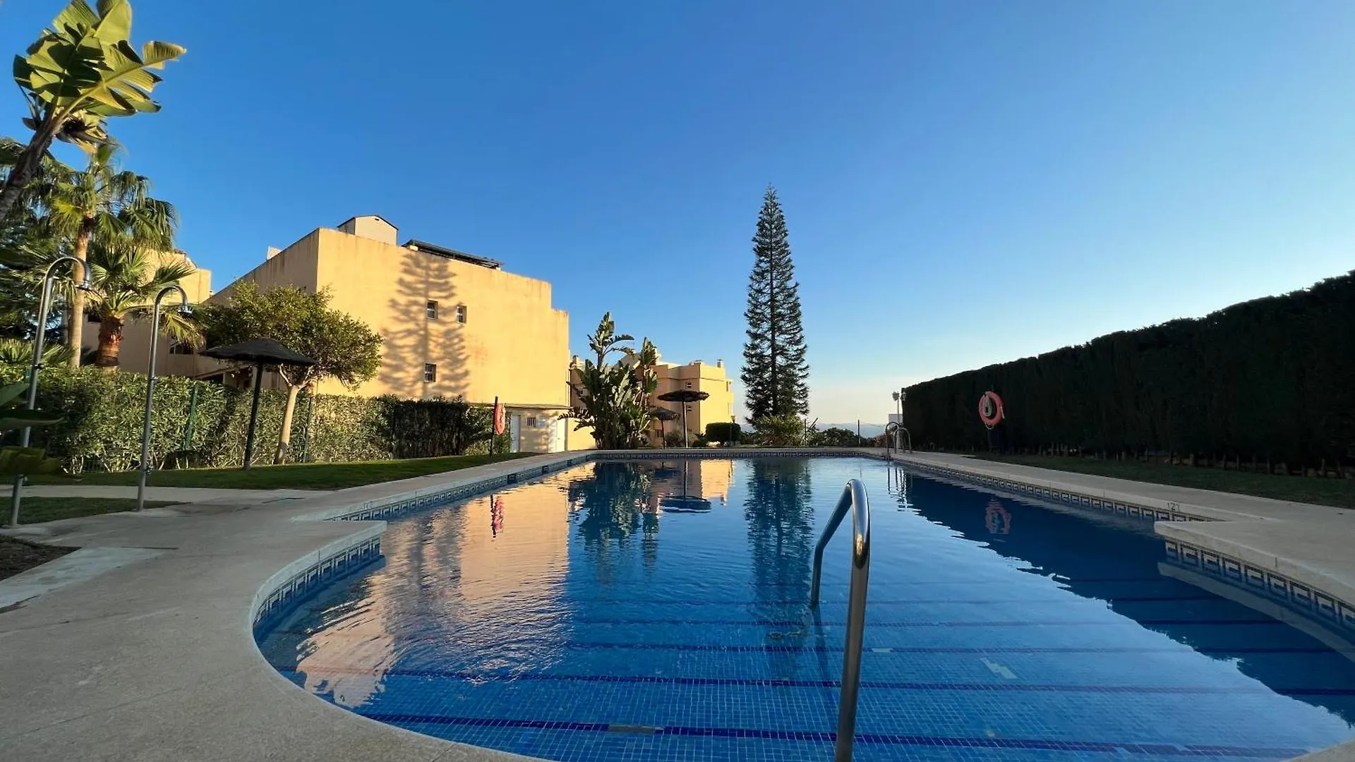 Sea And Views Close To Marbella Apartment